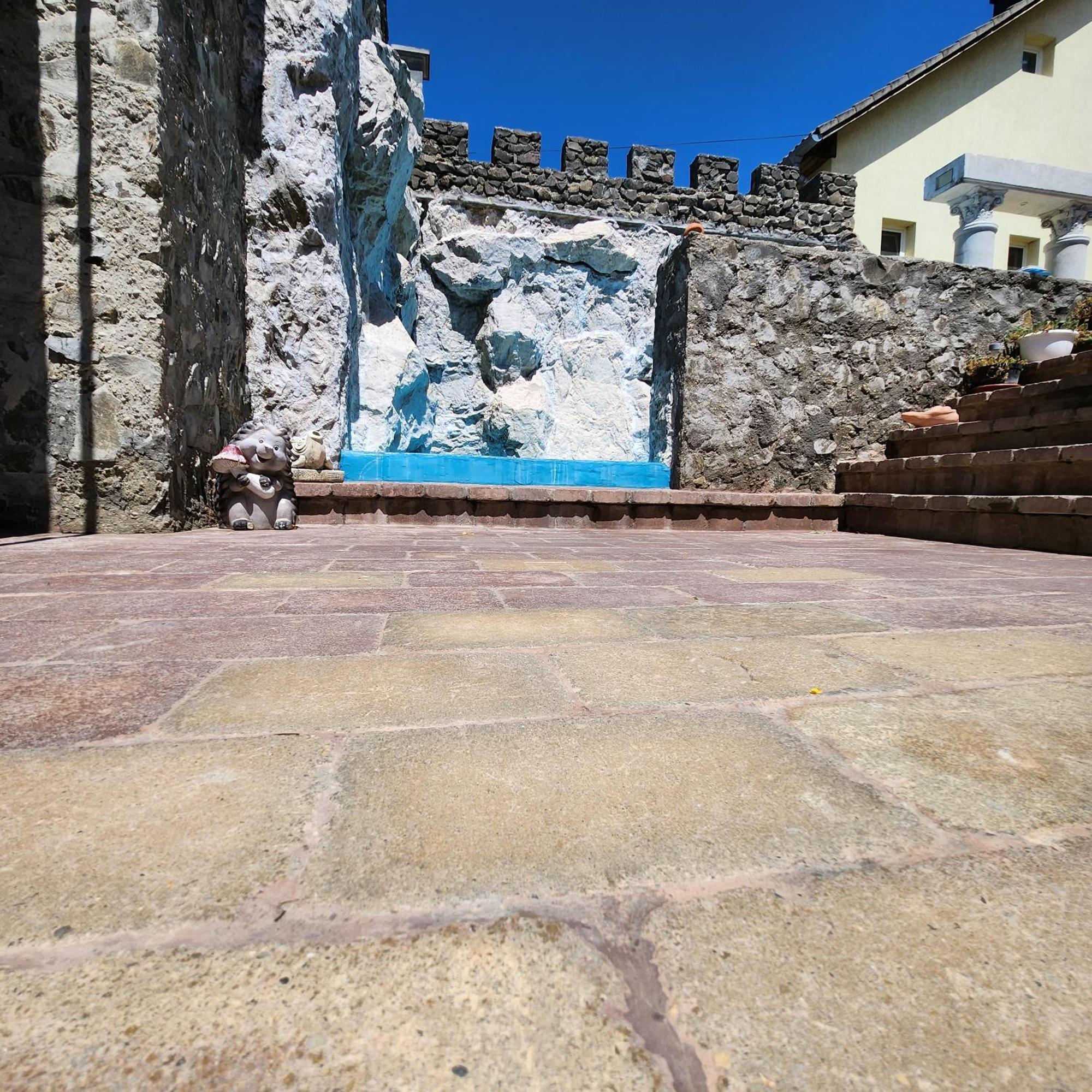 Facan-Lak Nograd Exterior photo