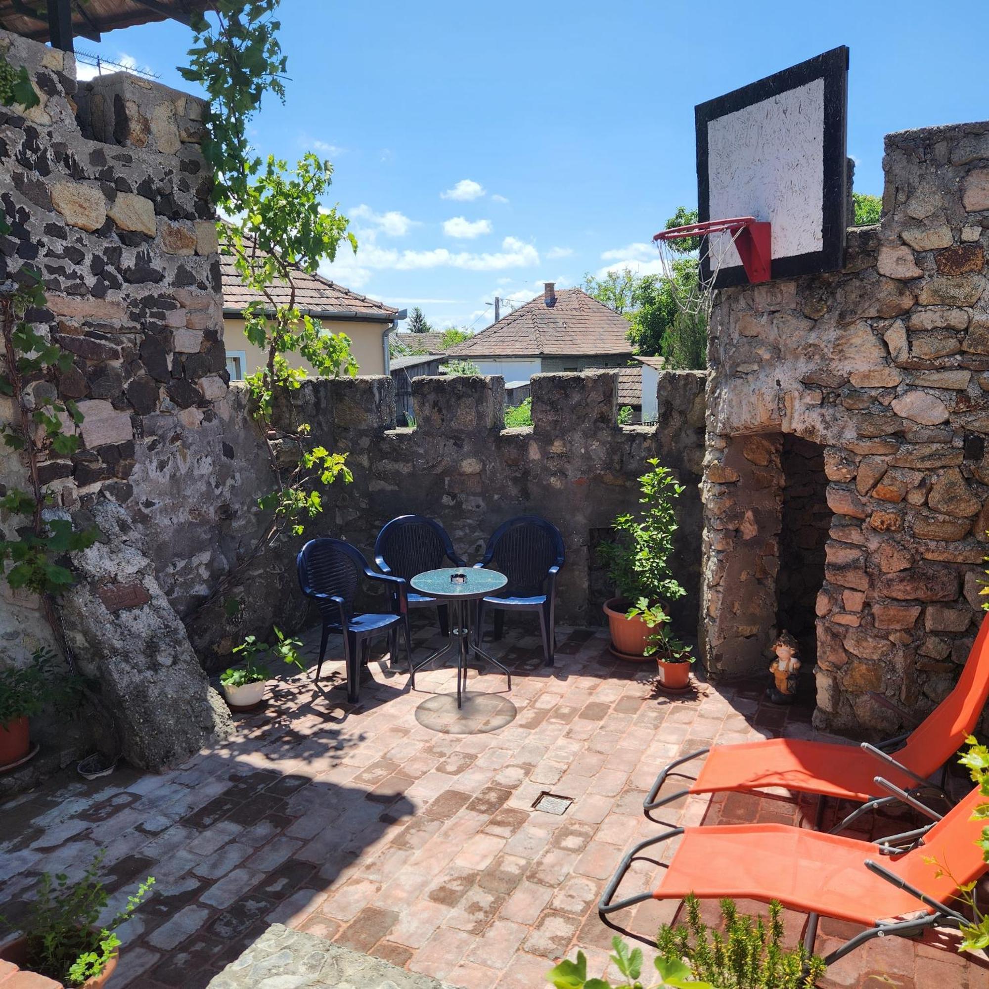 Facan-Lak Nograd Exterior photo