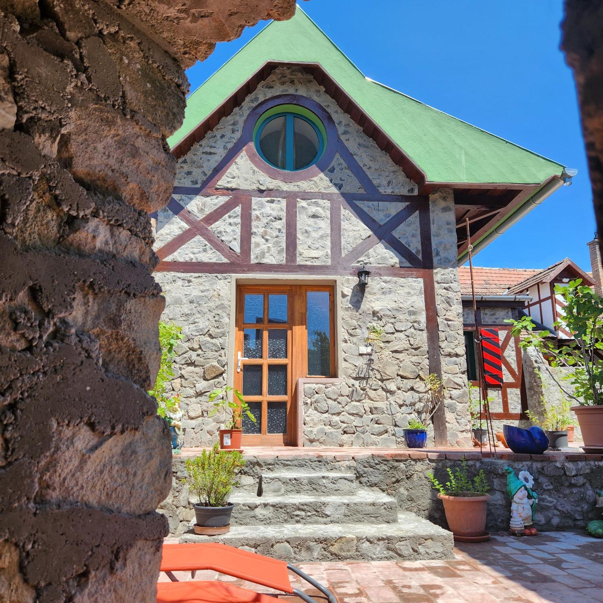 Facan-Lak Nograd Exterior photo